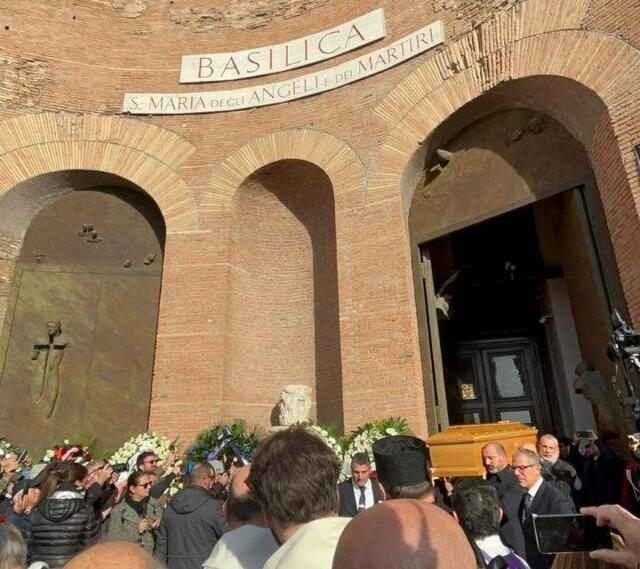 Feretro Sinisa Mihajlovic (ph. Il Pallone Gonfiato)