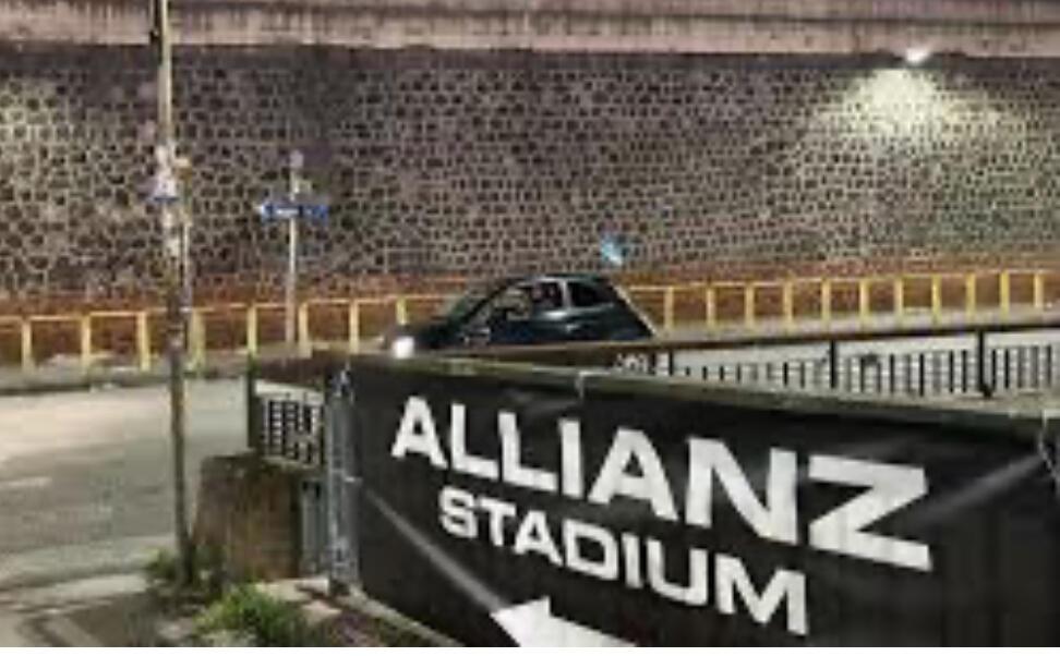 Napoli, striscione Allianz Stadium al carcere Poggioreale