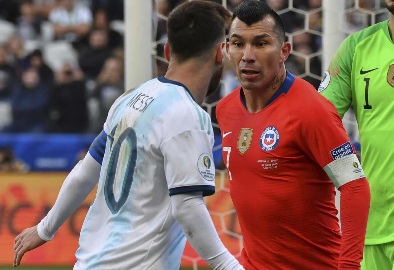 La rissa tra Messi e Medel durante la Cosa America 2019