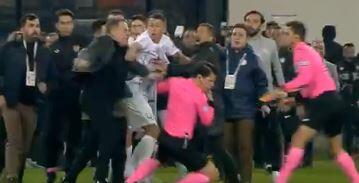 Presidente Ankaragucu aggredisce arbitro