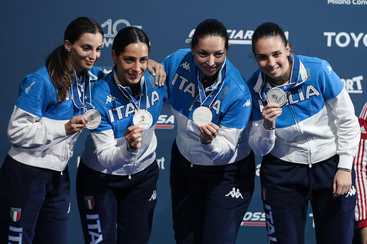 Le atlete azzurre della squadra di spada 