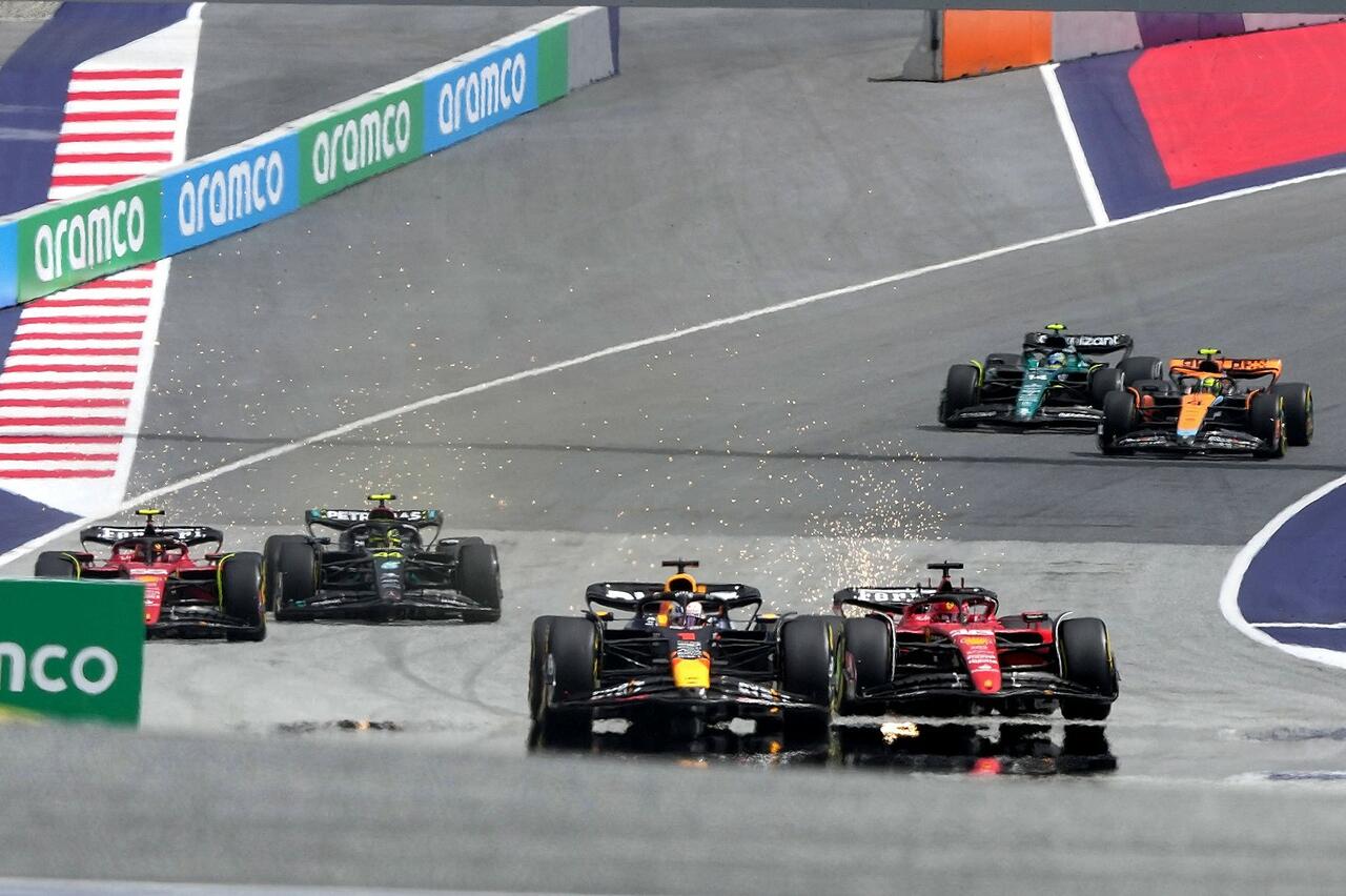 Leclerc e Verstappen