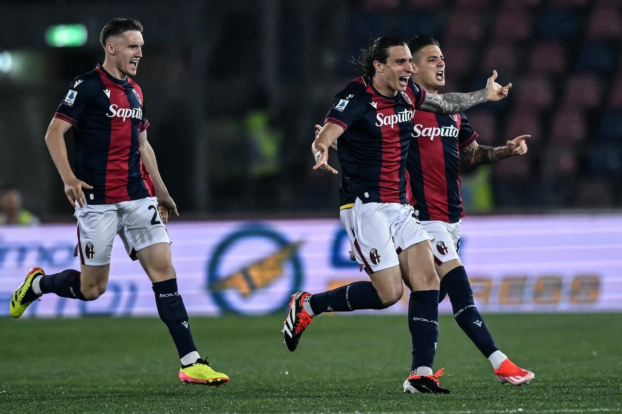 Riccardo Calafiori, Michel Aebischer e Kacper Urbanski