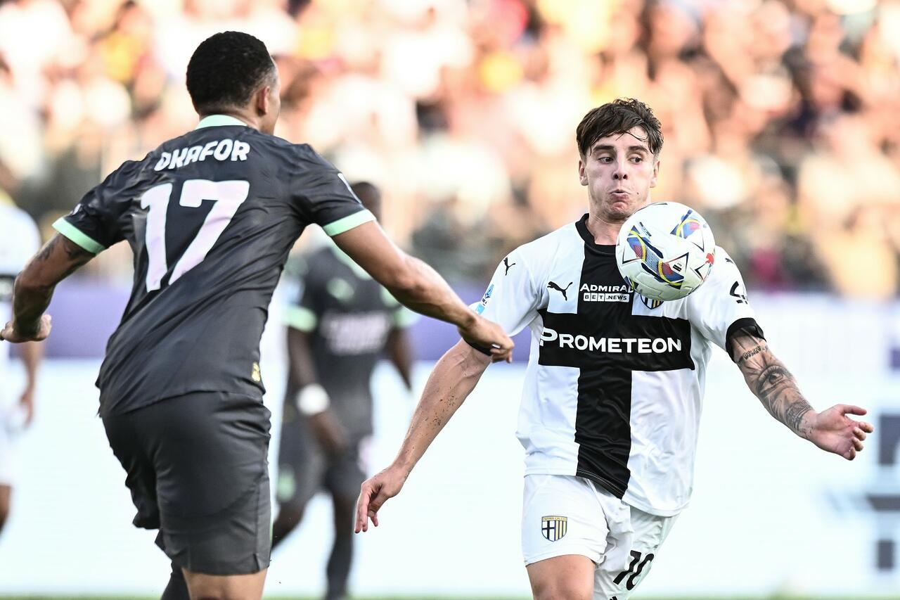 Adrian Bernabè e Noah Okafor